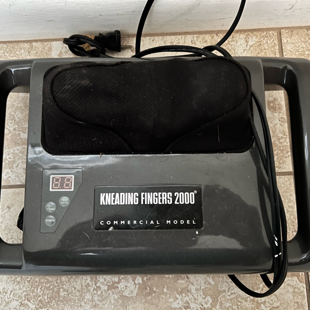 Kneading Fingers 2000 Portable Massager